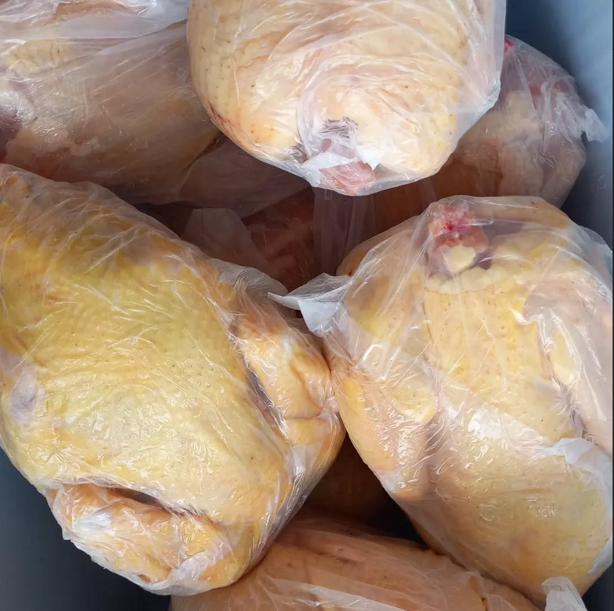 Frango caipira Embutidos Chapadão